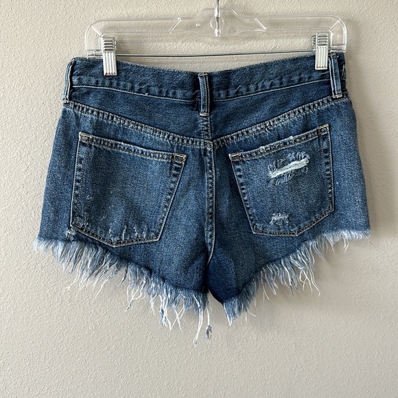 We The Free High Waisted Distressed Jean Shorts Size 27 - Picture 9 of 15